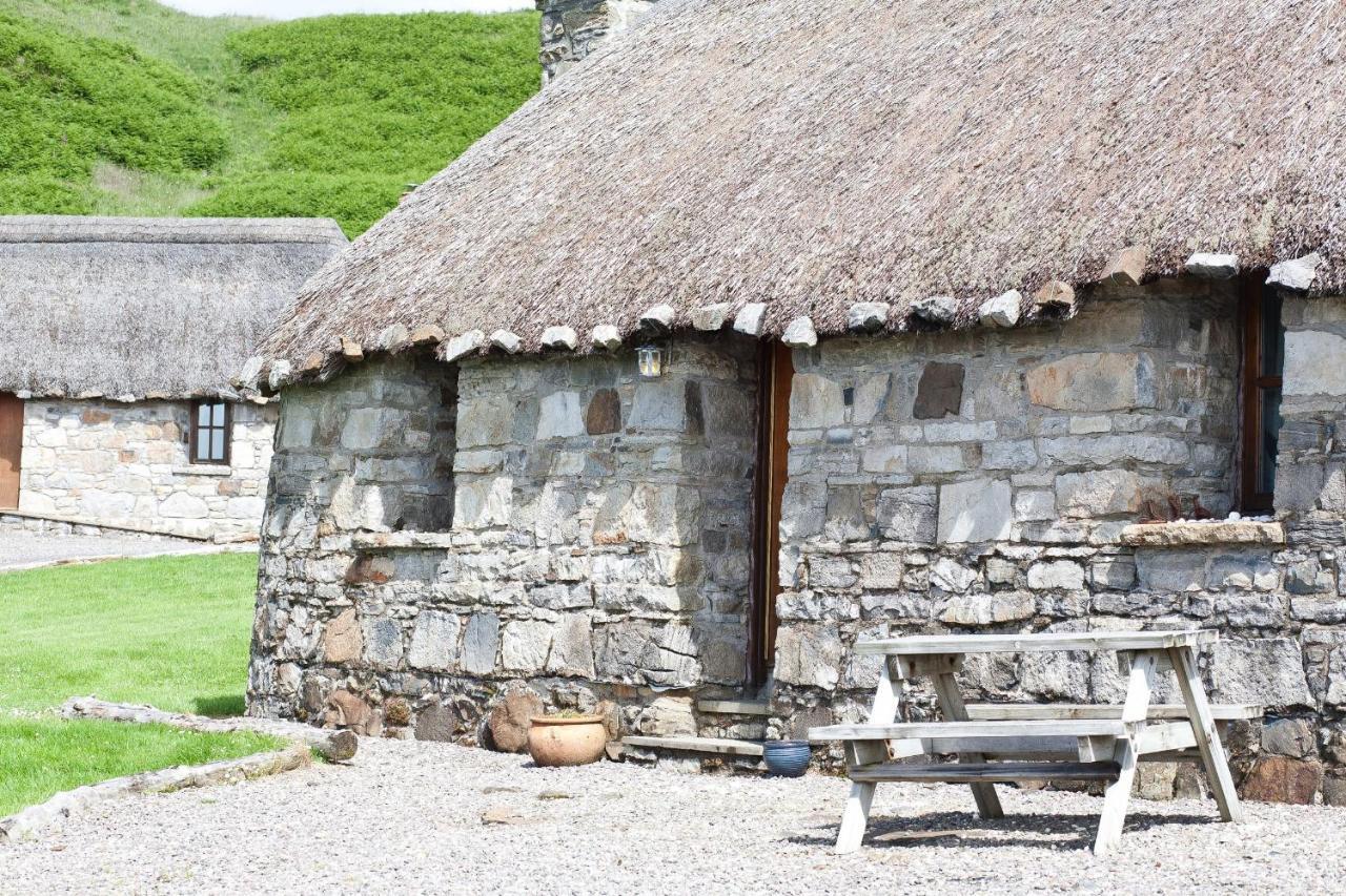 Tigh Phadraig At Marys Thatched Cottages Elgol Eksteriør bilde